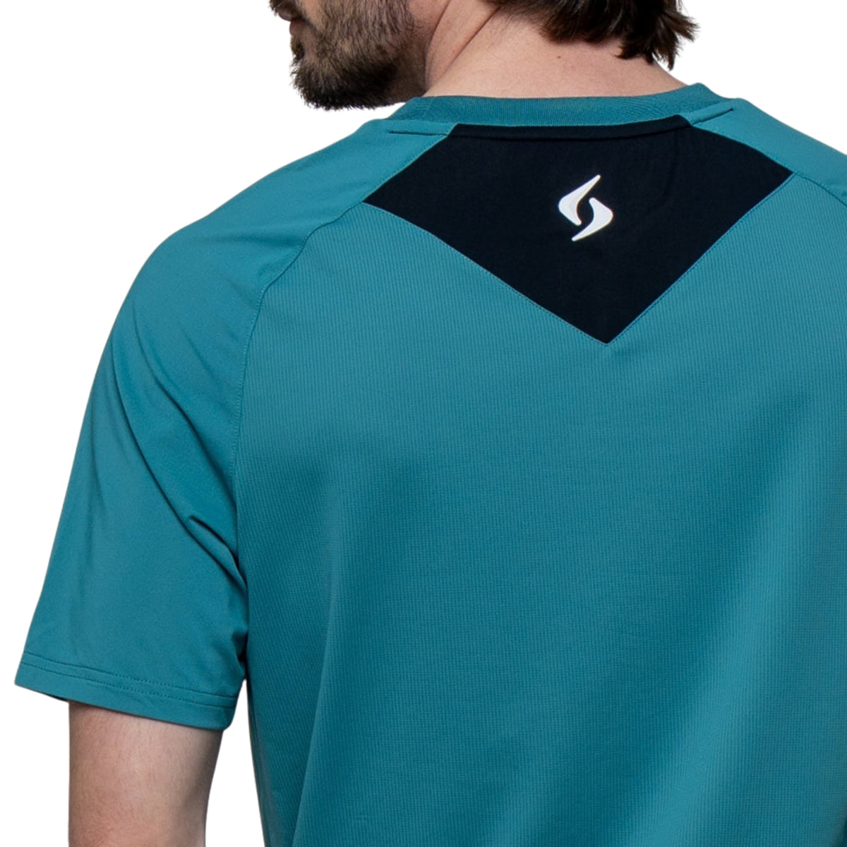 Siux Match 26 Padel T-Shirt, upper back emblem detail on dark panel