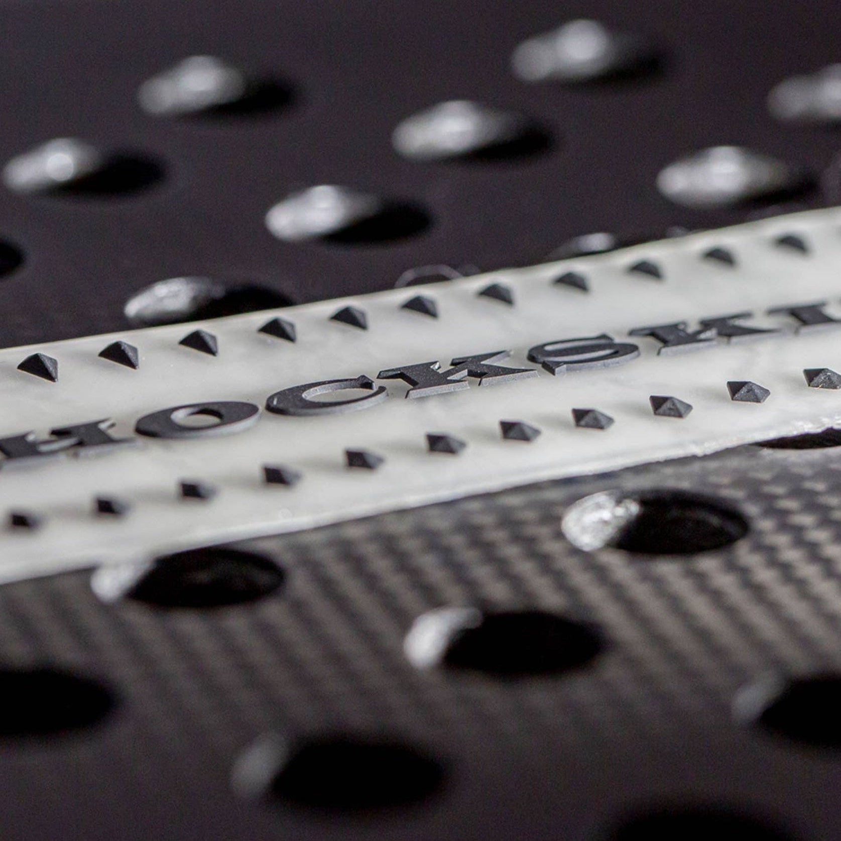Shockout Shockskin Protector Transparent/Black - Surface detail